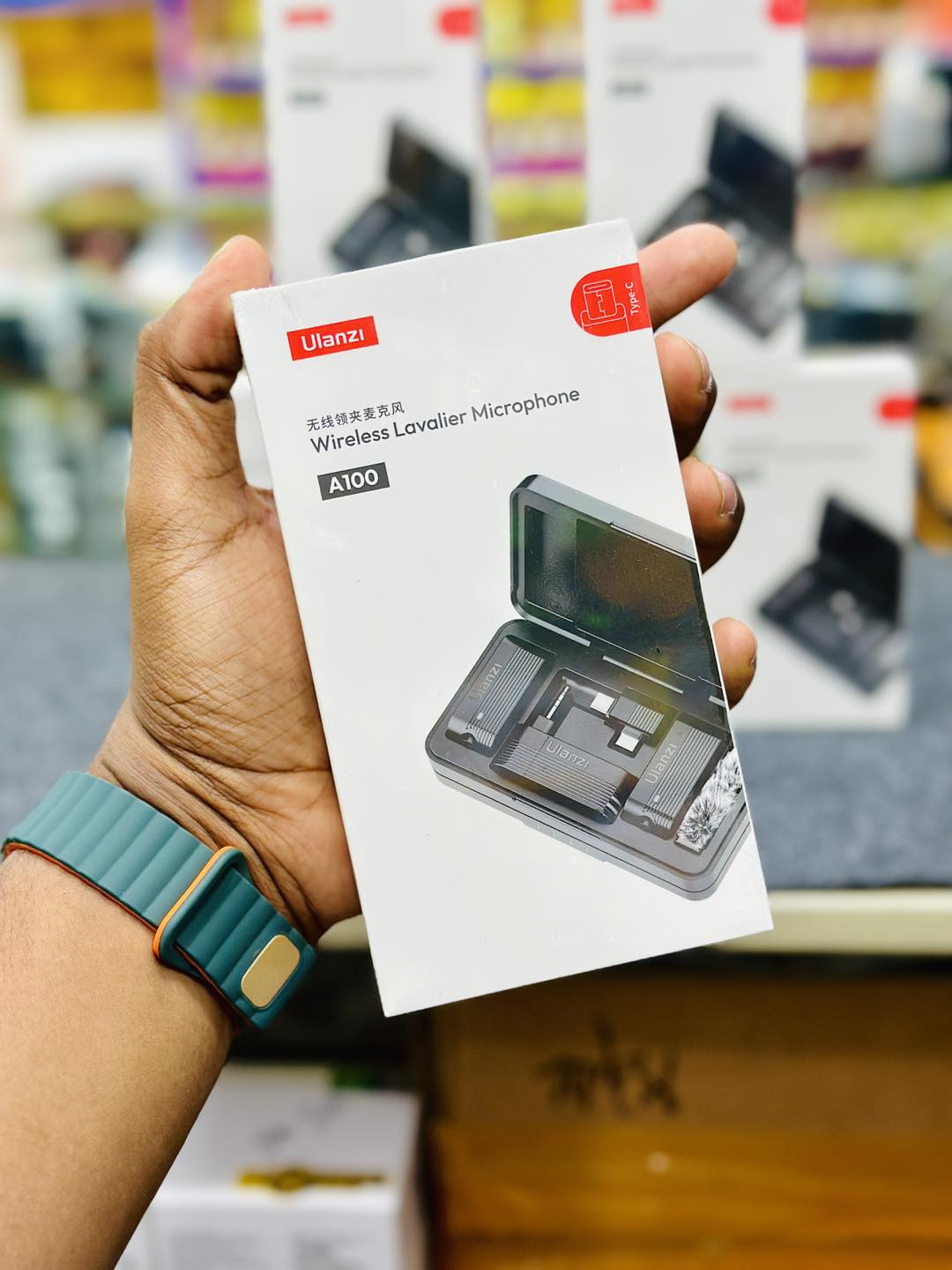 Ulanzi A100 Wireless Lavalier Microphone